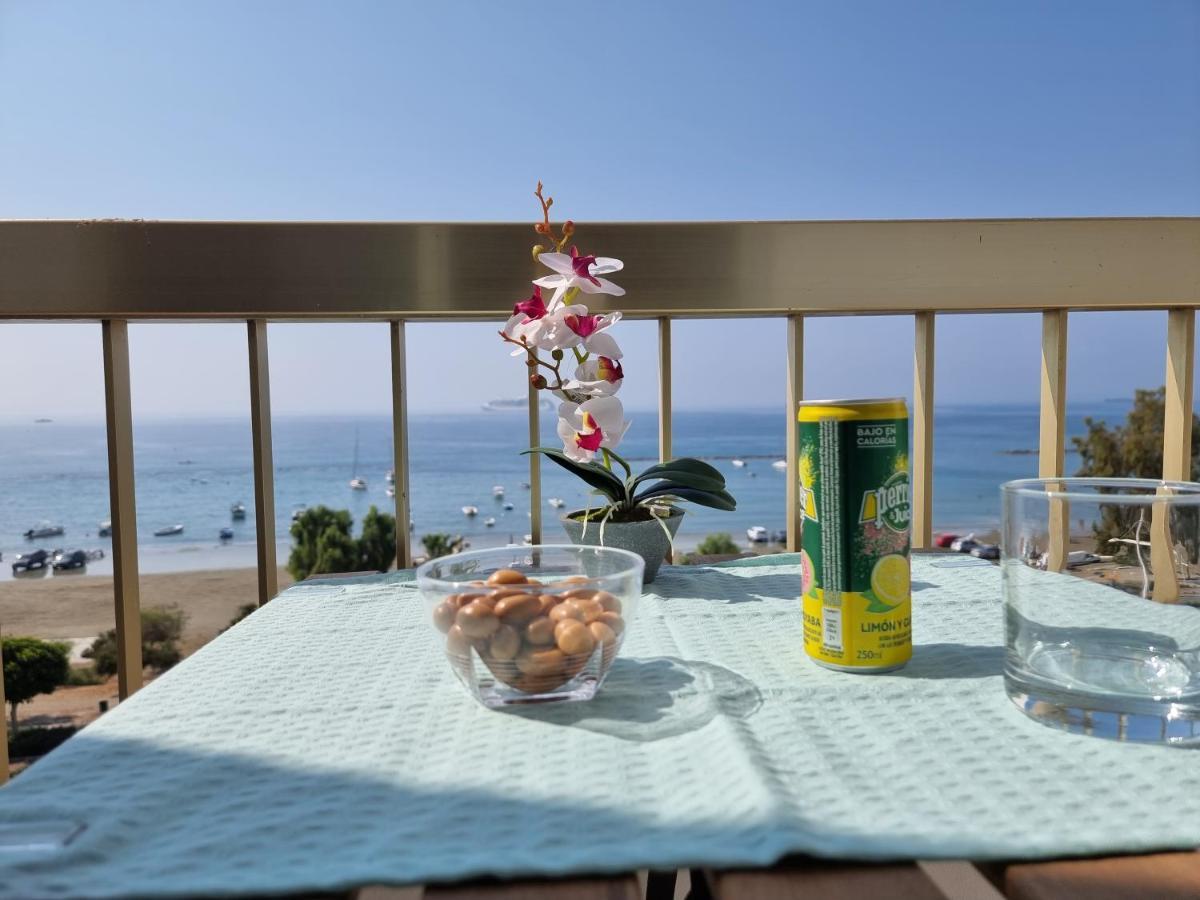 Super Modern Beachfront 1 Bedroom - Sleeps 4 ลิมาซอล ภายนอก รูปภาพ
